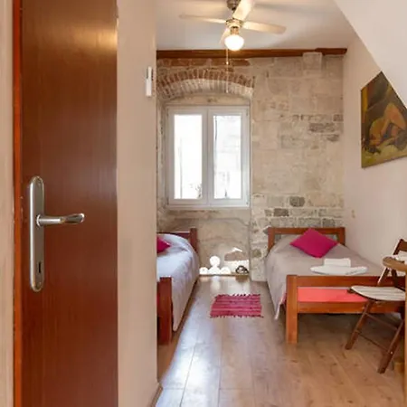 Emperor Oasis 아파트 *