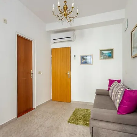 Emperor Oasis شقة