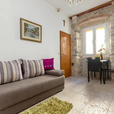 Emperor Oasis شقة *