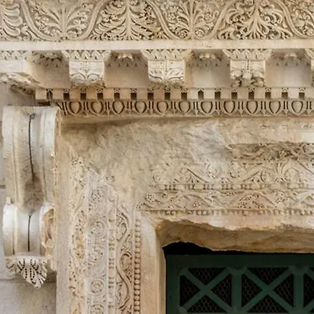 Emperor Oasis Apartment