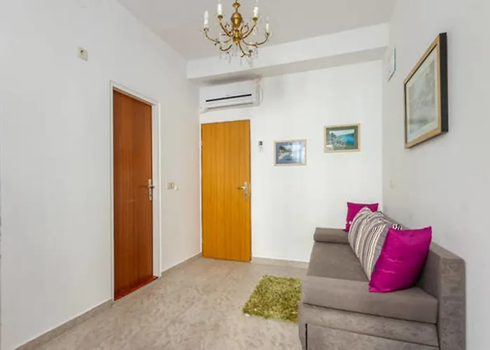 Emperor Oasis Apartment