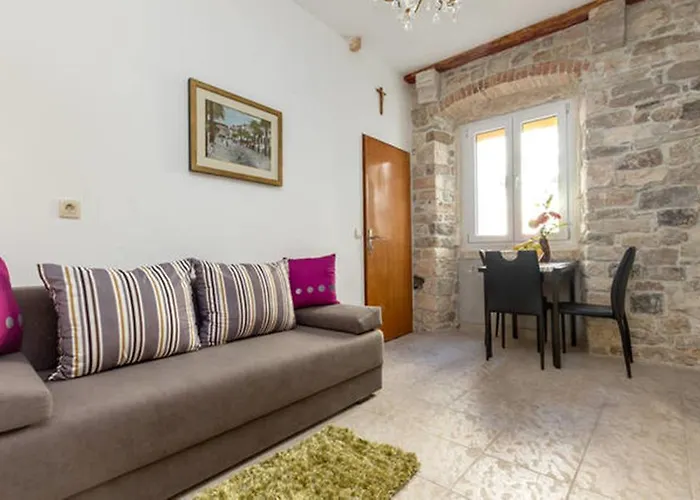 Emperor Oasis Apartment *