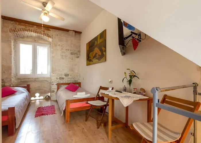 Emperor Oasis Apartment