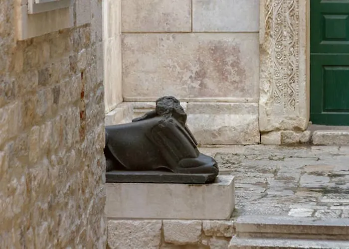 Emperor Oasis * Split