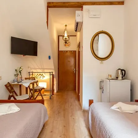 Emperor Oasis * Split